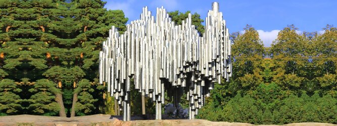 Get my Trip Tirol Reisetipps - Sibelius Monument in Helsinki, Finnland. Wie stilisierte Orgelpfeifen, verblüfft die abstrakt kühne Optik dieser Skulptur und symbolisiert das kreative künstlerische Musikschaffen des weltberühmten finnischen Komponisten Jean Sibelius. Das imposante Denkmal liegt in einem wunderschönen Park. Der als „Johann Julius Christian Sibelius“ geborene Jean Sibelius ist für die Finnen eine äußerst wichtige Person und gilt als Ikone der finnischen Musik. Die bekanntesten Werke des freischaffenden Komponisten sind Symphonie 1-7, Kullervo und Violinkonzert. Unzählige Besucher aus nah und fern kommen in den Park, um eines der meistfotografierten Denkmäler Finnlands zu sehen.